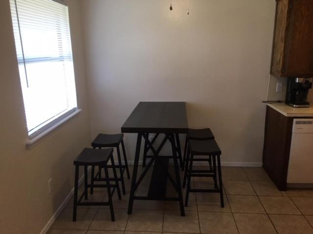 Fully Furnished Two Bedroom Apartment Lawton Exterior photo