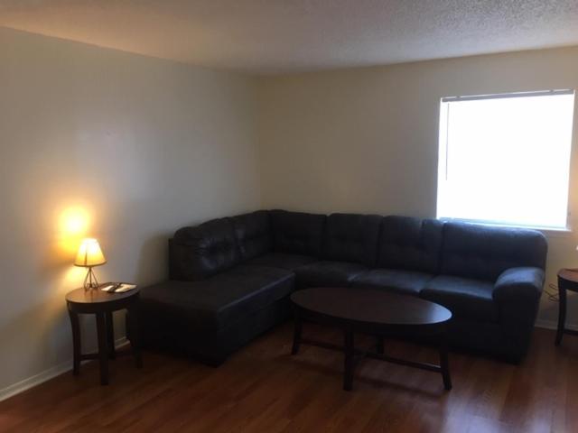Fully Furnished Two Bedroom Apartment Lawton Exterior photo