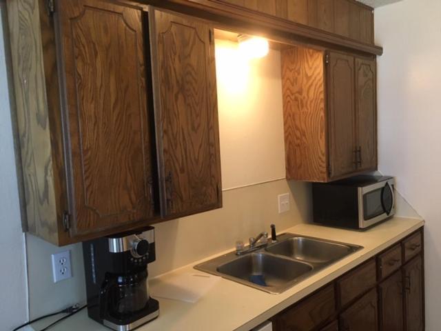 Fully Furnished Two Bedroom Apartment Lawton Exterior photo