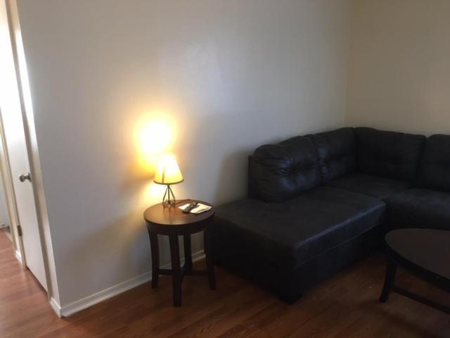 Fully Furnished Two Bedroom Apartment Lawton Exterior photo