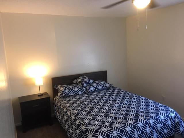 Fully Furnished Two Bedroom Apartment Lawton Exterior photo