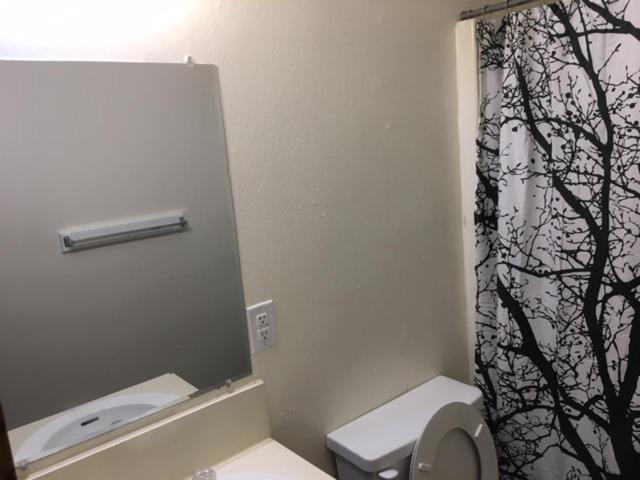 Fully Furnished Two Bedroom Apartment Lawton Exterior photo